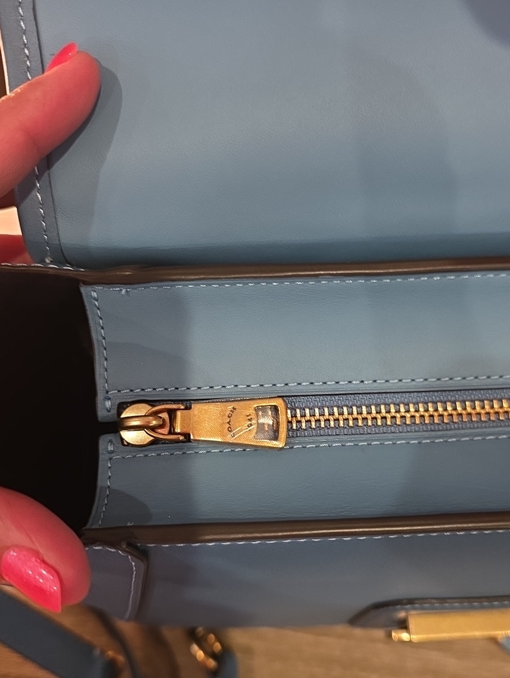 Coach 1941 Pacific Blue Courier NWT - Picture 11 of 15